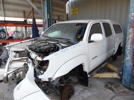 2007 TOYOTA TACOMA PRERUNNER SR5 CREW CAB WHITE 4.0 AT 2WD TRD SPORT 
PACKAGE Z20972